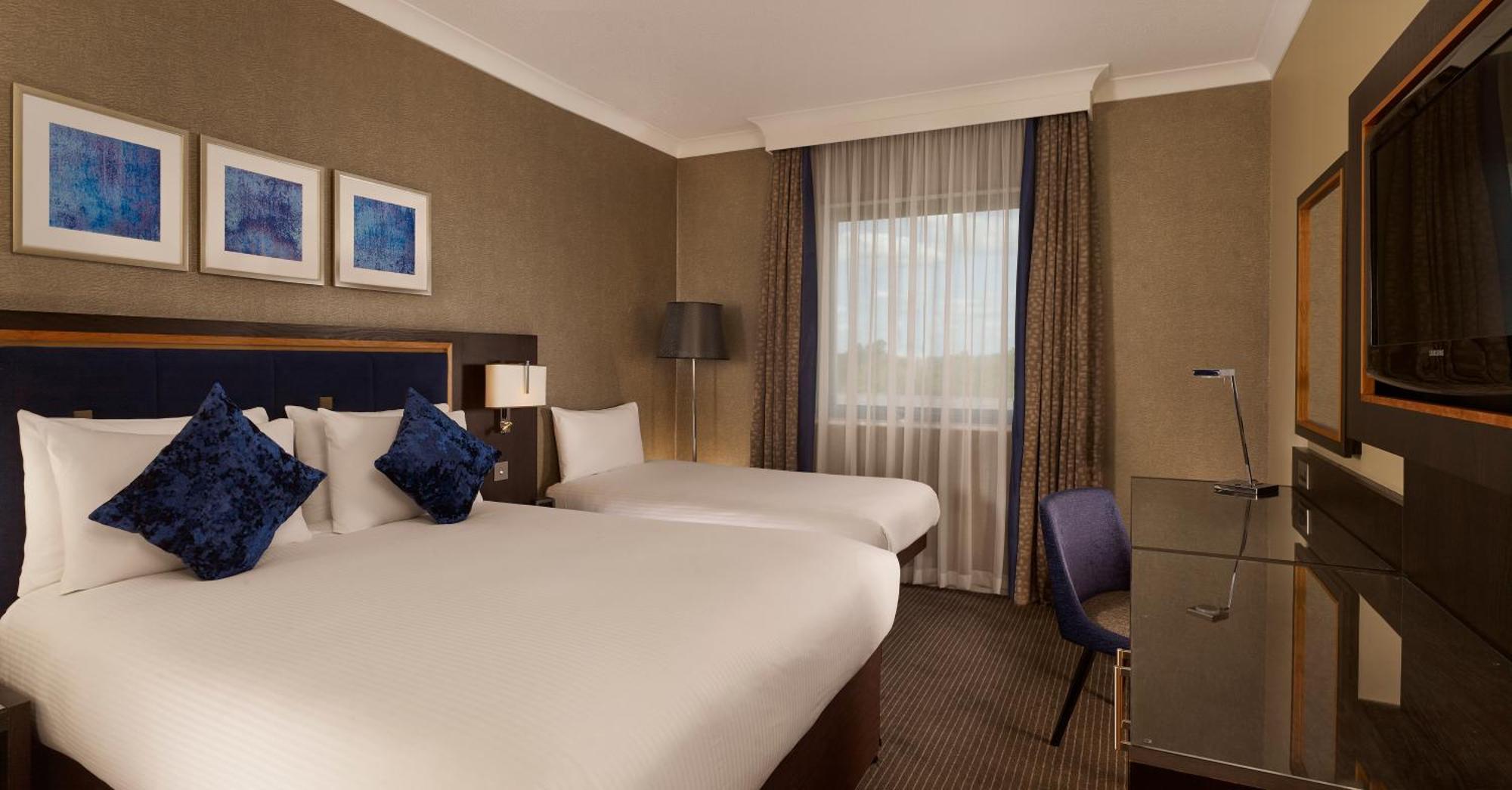 Doubletree By Hilton Woking Hotel Luaran gambar