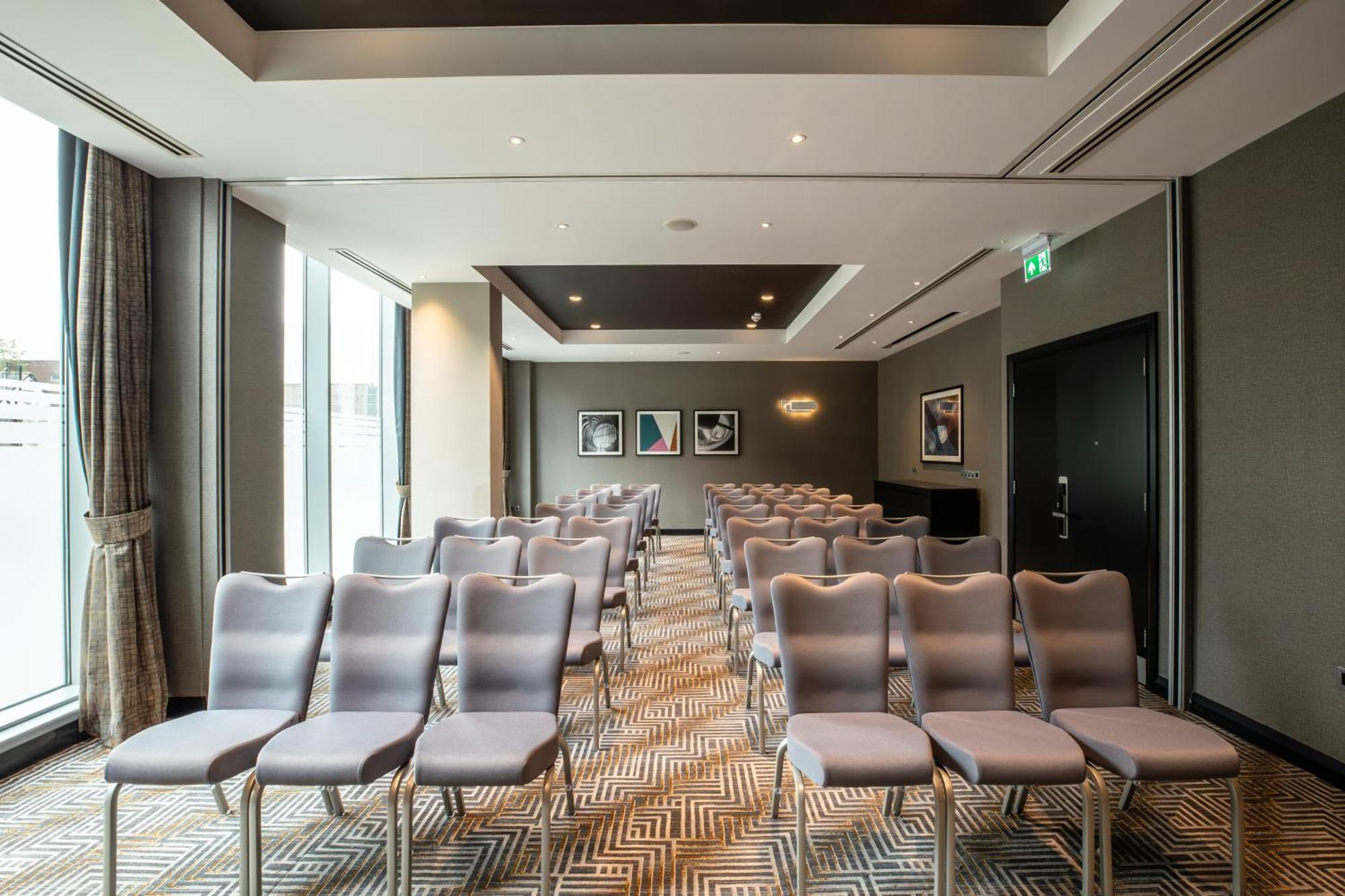 Doubletree By Hilton Woking Hotel Luaran gambar