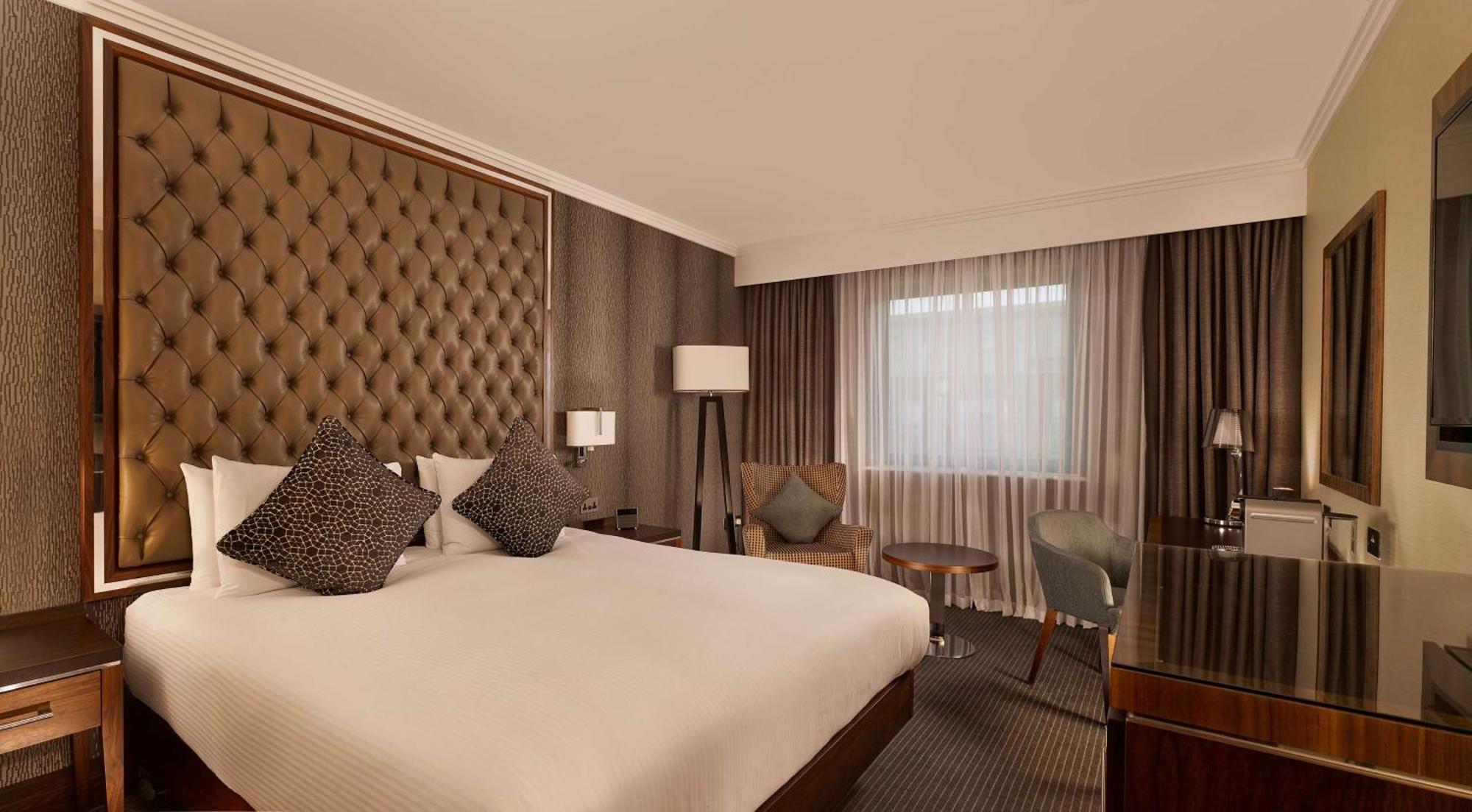 Doubletree By Hilton Woking Hotel Luaran gambar