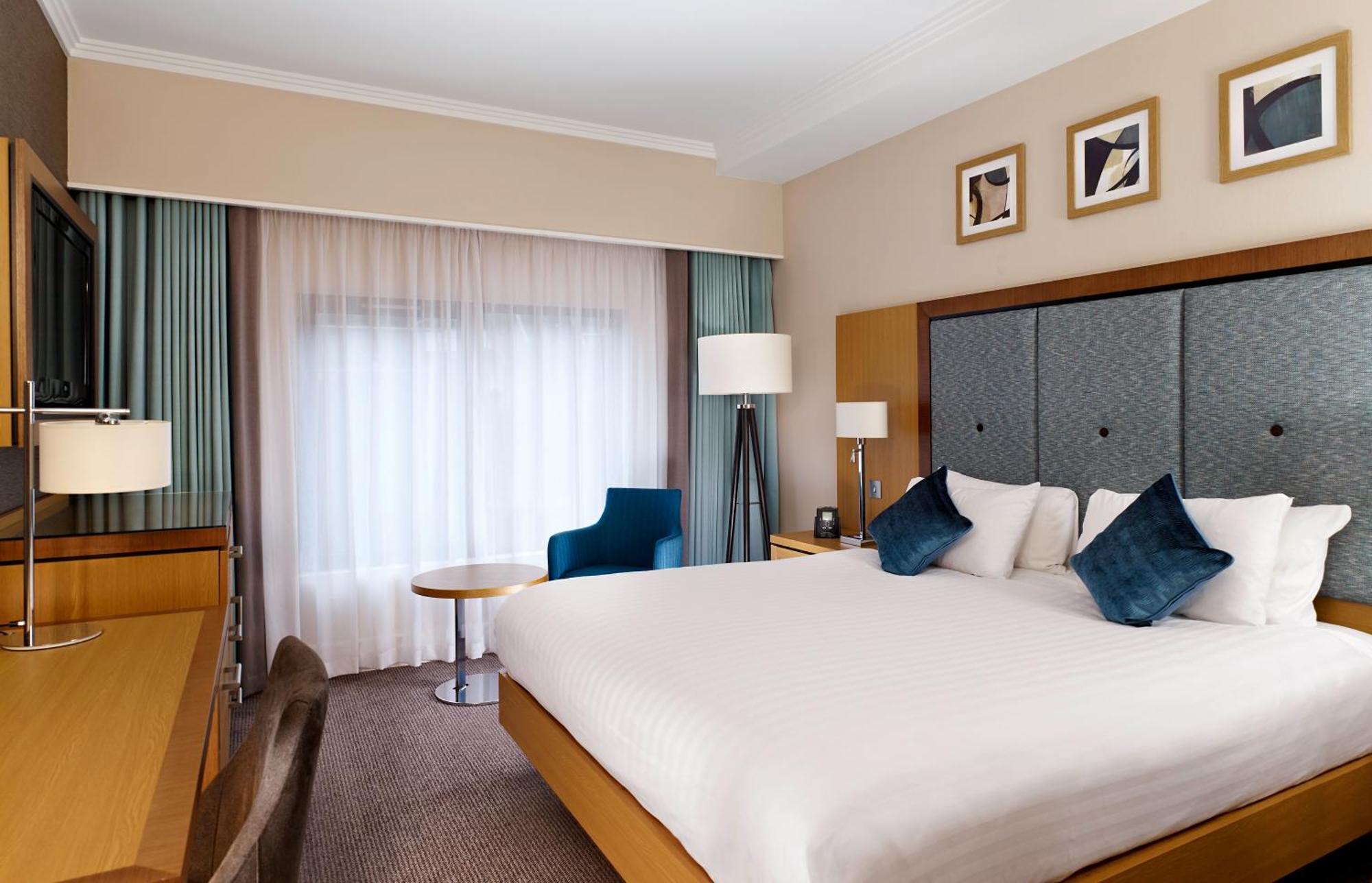 Doubletree By Hilton Woking Hotel Luaran gambar
