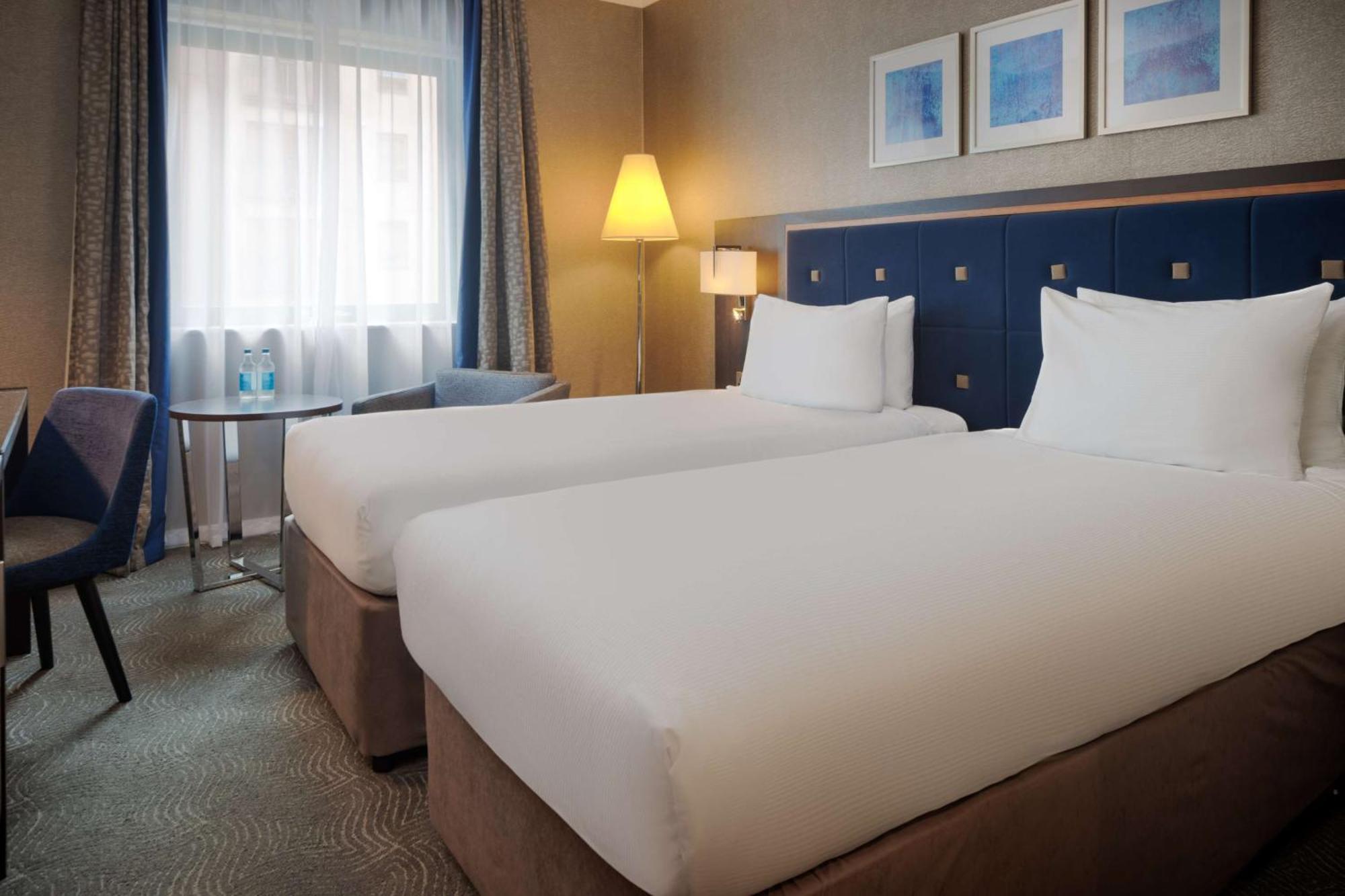 Doubletree By Hilton Woking Hotel Luaran gambar