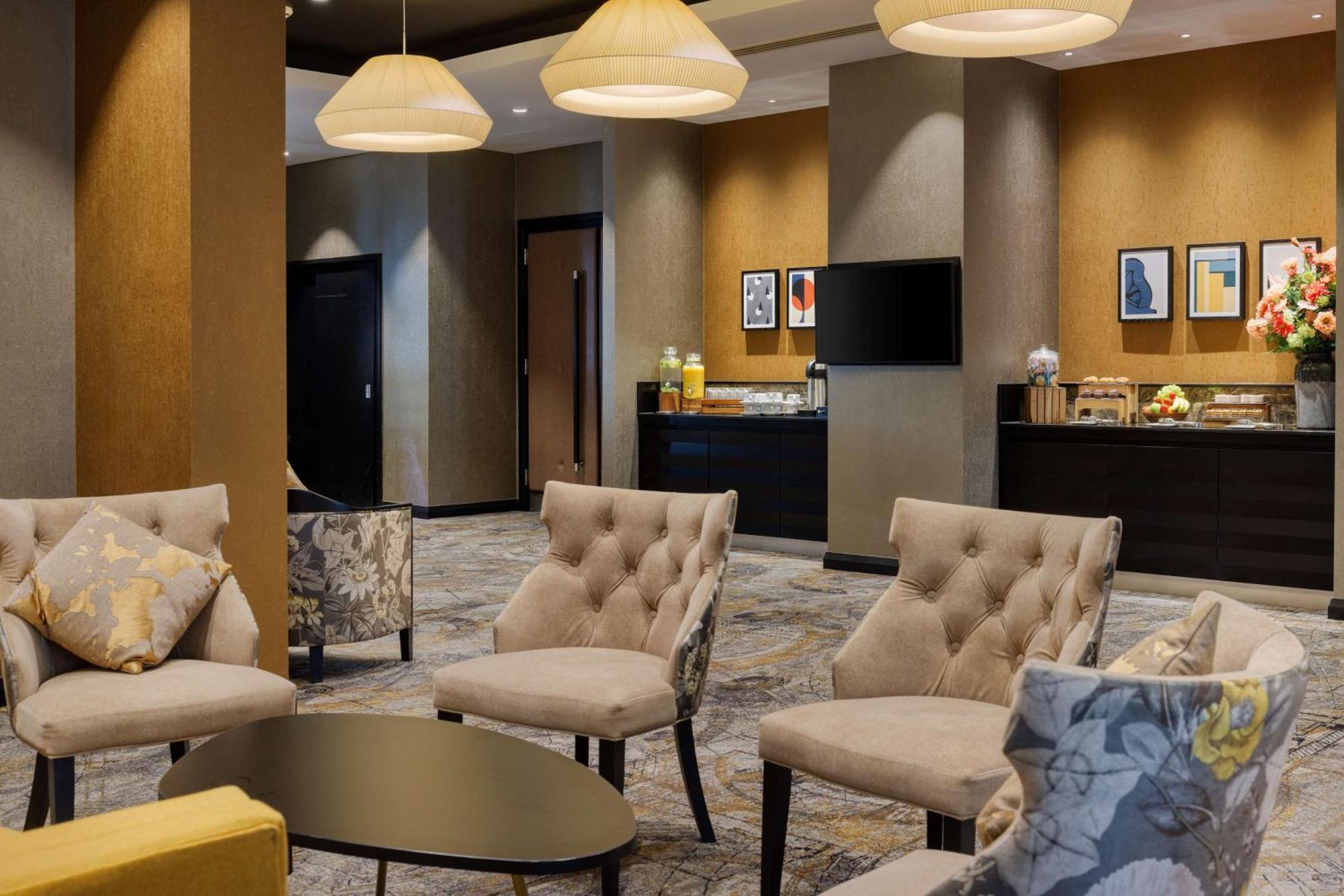 Doubletree By Hilton Woking Hotel Luaran gambar