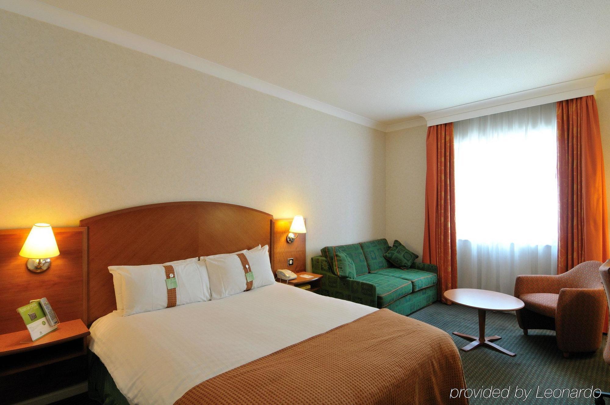 Doubletree By Hilton Woking Hotel Luaran gambar