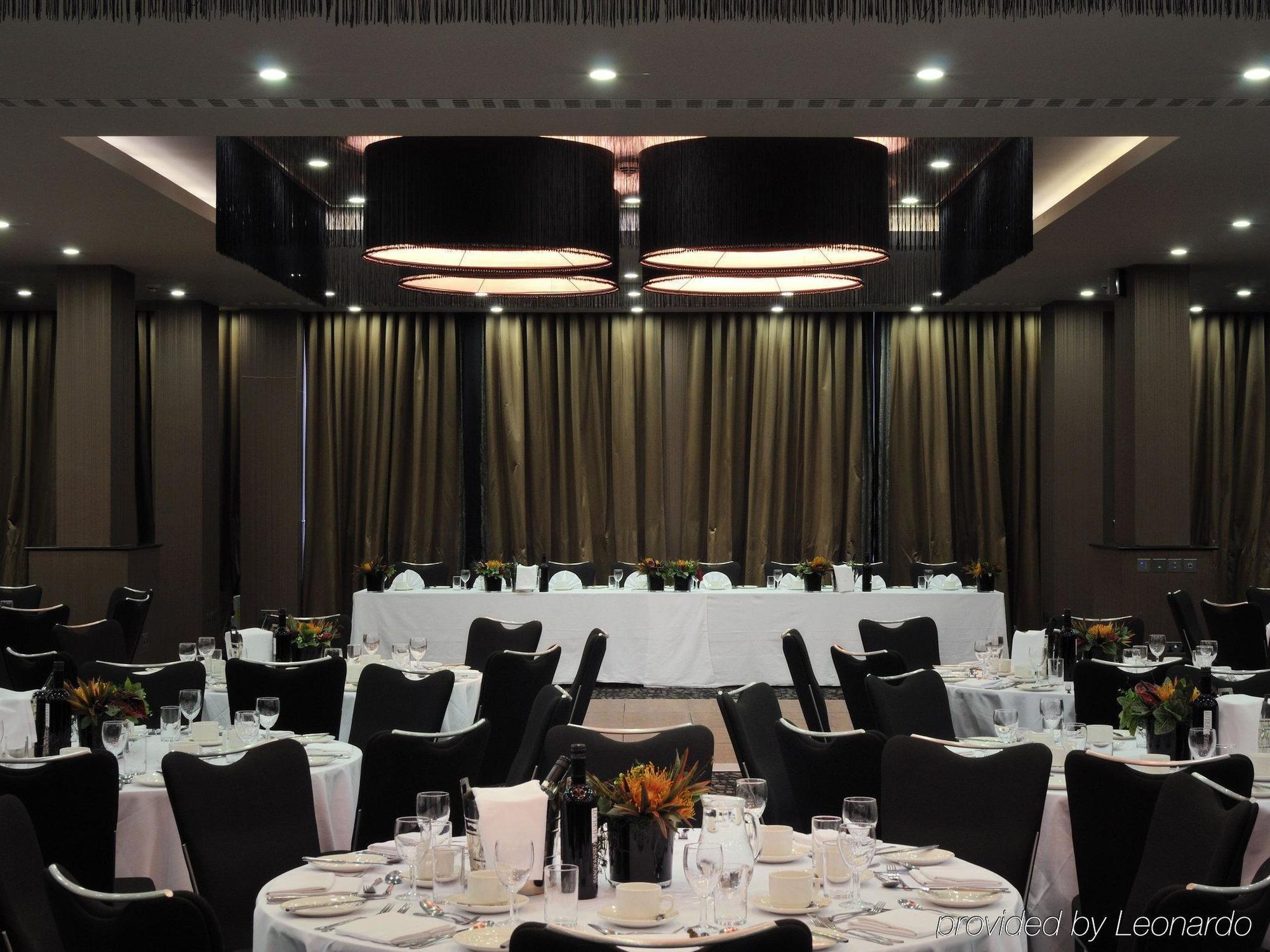 Doubletree By Hilton Woking Hotel Luaran gambar